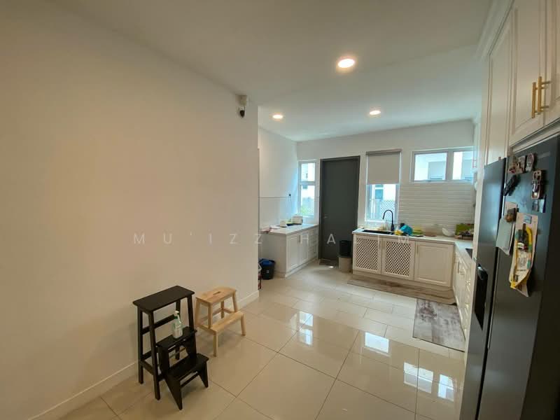 2-storey Terraced House for Sale in Bandar Saujana Putra (Tanjong Duabelas) - Mu'izz Halim - Kitchen - PropertyGuru.com.my