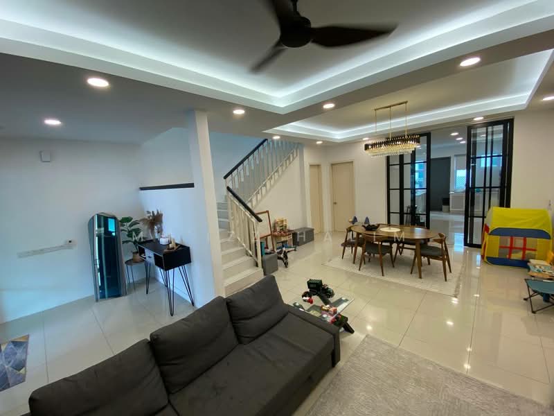 2-storey Terraced House for Sale in Bandar Saujana Putra (Tanjong Duabelas) - Mu'izz Halim - Living Room - PropertyGuru.com.my