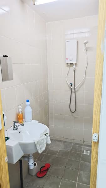 Pangsapuri untuk Disewa di Taman Bukit Erskine - Bosco Teoh - Bathroom - PropertyGuru.com.my