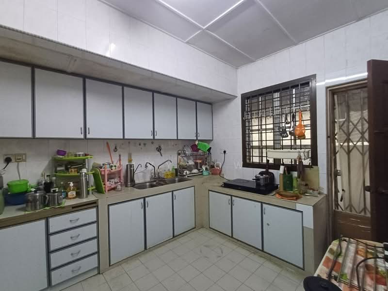 1-storey Terraced House for Sale in Taman Bukit Tiram (Ulu Tiram) - Ivy Low - Kitchen - PropertyGuru.com.my