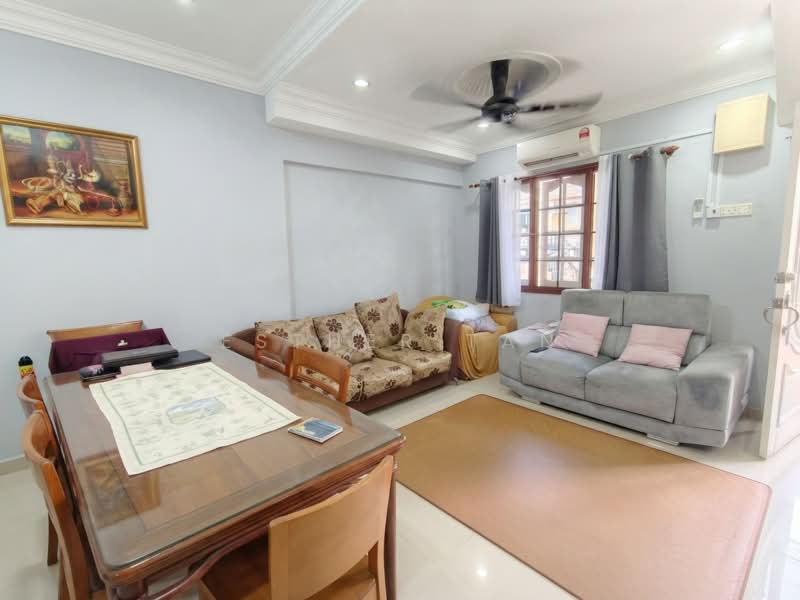 2-storey Terraced House for Sale in Wangsa Melawati (Wangsa Maju) - Esther Tan - Living Room - PropertyGuru.com.my