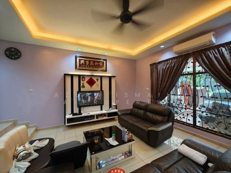 Semi-Detached House for Sale in Bandar Indahpura (Kulai) - Azlan Ismail aiproperty - Living Room - PropertyGuru.com.my