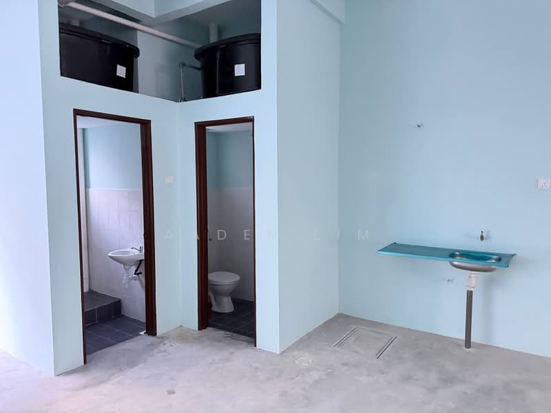 Shop / Office for Rent in Taman Emas (Dengkil) - Aaden Lim - Bathroom - PropertyGuru.com.my