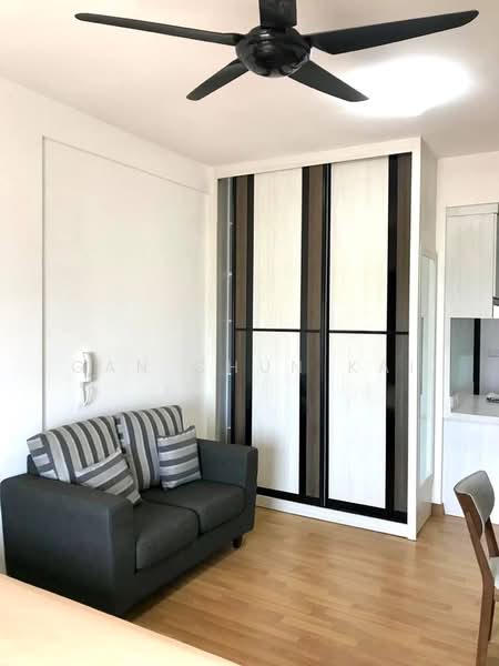 Servis Apartment untuk Disewa di Tropicana 218 Macalister - Gan Chun Kai - Living Room - PropertyGuru.com.my