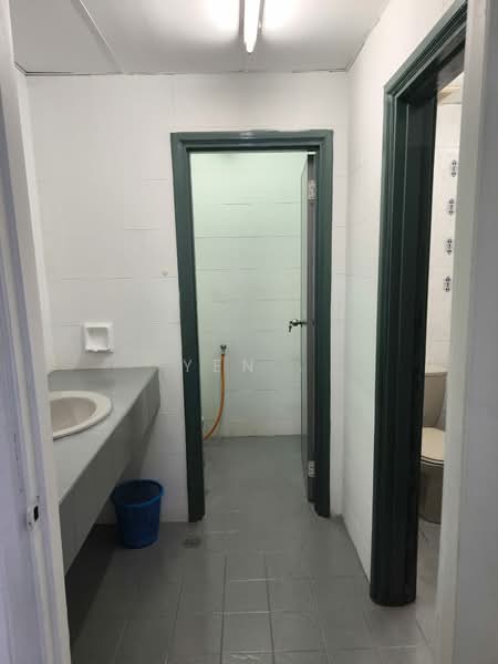 Pejabat untuk Disewa di Damansara Intan (Petaling Jaya) - Yen . - Bathroom - PropertyGuru.com.my