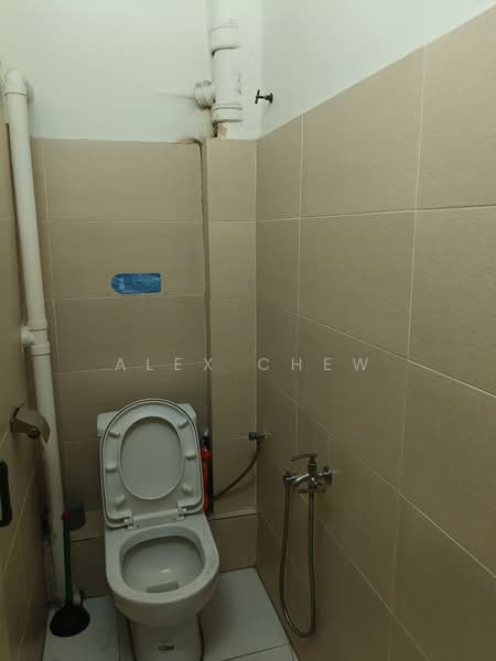 Pejabat untuk Disewa di Taman Mutiara Barat (Cheras) - Alex Chew - Bathroom - PropertyGuru.com.my