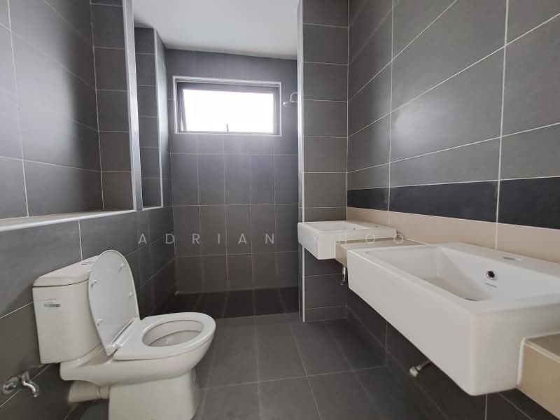 Semi-Detached House for Sale in Telok Panglima Garang (Selangor) - Adrian Khoo - Bathroom - PropertyGuru.com.my