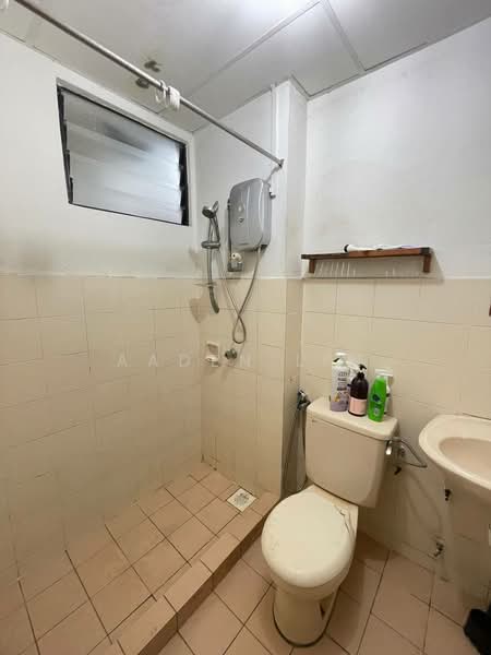 Condominium for Rent at Cyberia Smart Homes - Aaden Lim - Bathroom - PropertyGuru.com.my