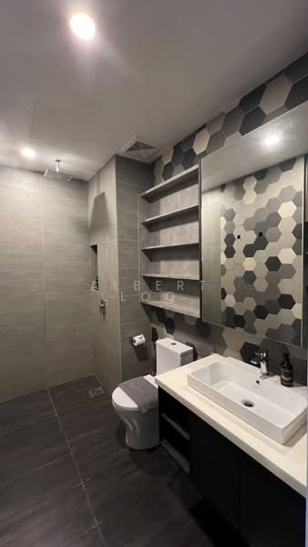 Servis Apartment untuk Disewa di Ceylonz Suites - Albert Loo - Bathroom - PropertyGuru.com.my