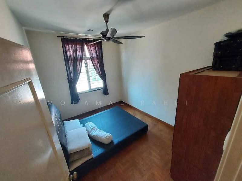 Semi-Detached House for Sale in Bandar Putra (Kulai) - Mohamad Rahfi - Bedroom - PropertyGuru.com.my