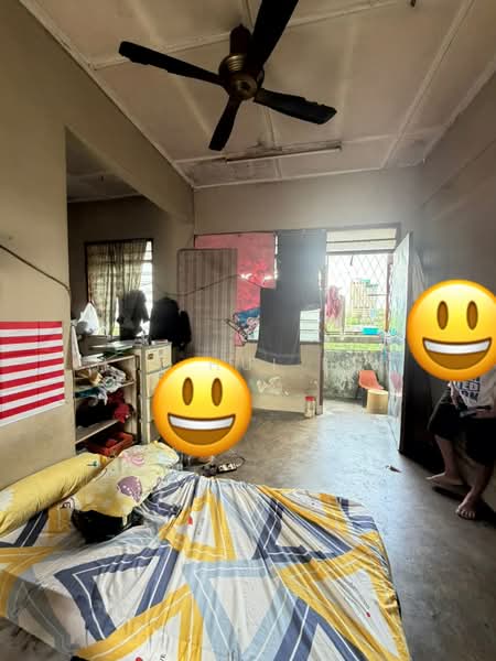 Rumah Flat untuk Dijual di Taman Perling - Hui Hui Lim - Bedroom - PropertyGuru.com.my