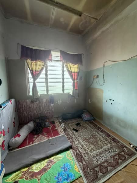 Rumah Flat untuk Dijual di Taman Perling - Hui Hui Lim - Bedroom - PropertyGuru.com.my