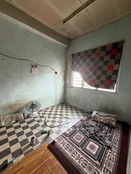 Rumah Flat untuk Dijual di Taman Perling - Hui Hui Lim - Bedroom - PropertyGuru.com.my