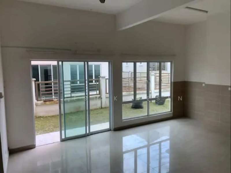 Rumah Berkembar untuk Disewa di Rawang (Selangor) - Rajesh Kanesan - Living Room - PropertyGuru.com.my
