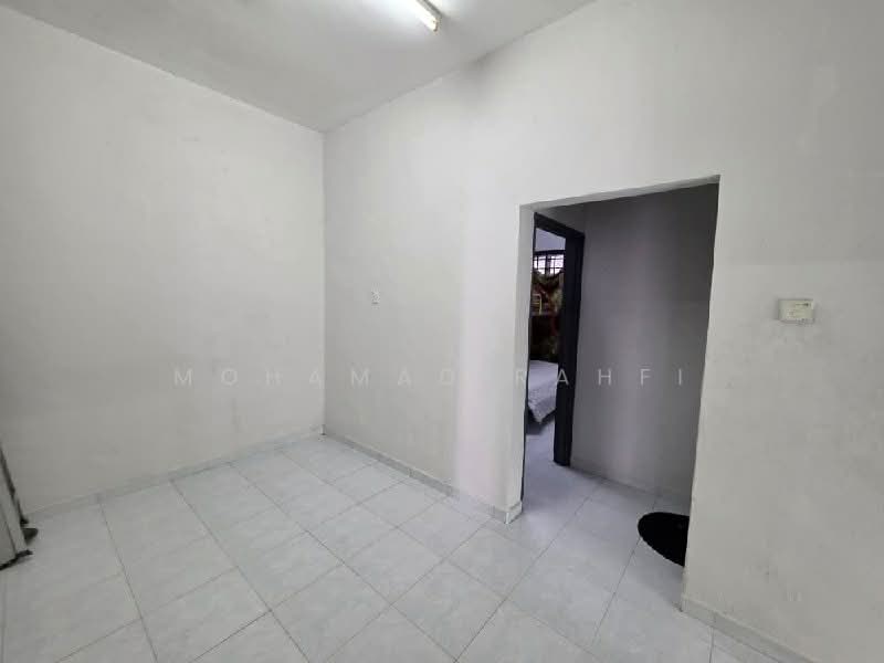 3-storey Terraced House for Sale in Taman Pulai Utama (Skudai) - Mohamad Rahfi - Interior - PropertyGuru.com.my