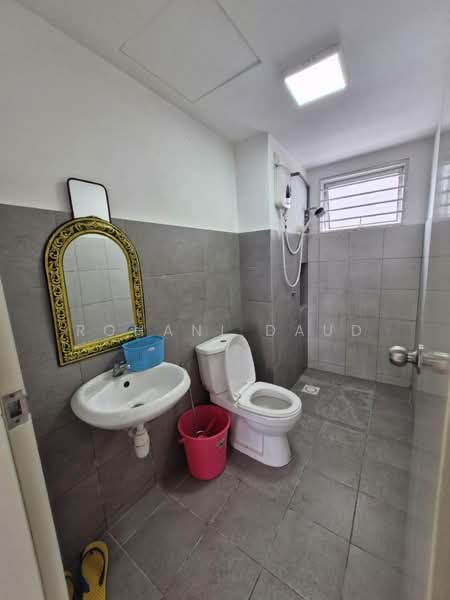 Apartment for Rent at Residensi Tasikmas - Rohani Daud - Bathroom - PropertyGuru.com.my