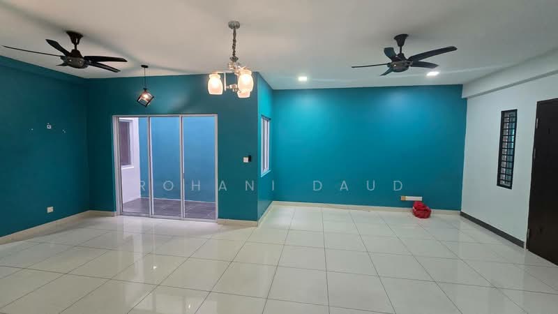 2-storey Terraced House for Sale in Semenyih (Selangor) - Rohani Daud - Living Room - PropertyGuru.com.my