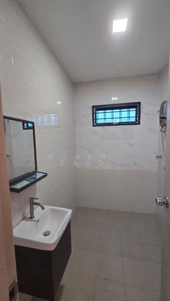 2-storey Terraced House for Sale in Semenyih (Selangor) - Rohani Daud - Bathroom - PropertyGuru.com.my
