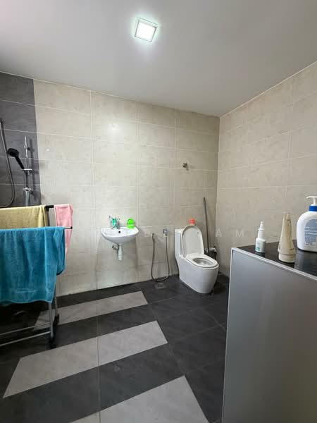 Semi-Detached House for Sale in Bahau (Negeri Sembilan) - Phoebe Lam - Bathroom - PropertyGuru.com.my
