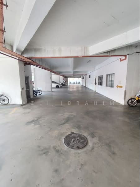 Pangsapuri untuk Dijual di Merdeka Villa - Azli Ibrahim - Car Park - PropertyGuru.com.my