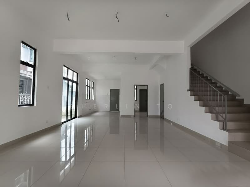 Semi-Detached House for Sale in Taman Mutiara Mas (Skudai) - Sherlin To - Living Room - PropertyGuru.com.my