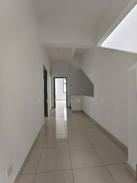 Semi-Detached House for Sale in Taman Mutiara Mas (Skudai) - Sherlin To - Corridor - PropertyGuru.com.my