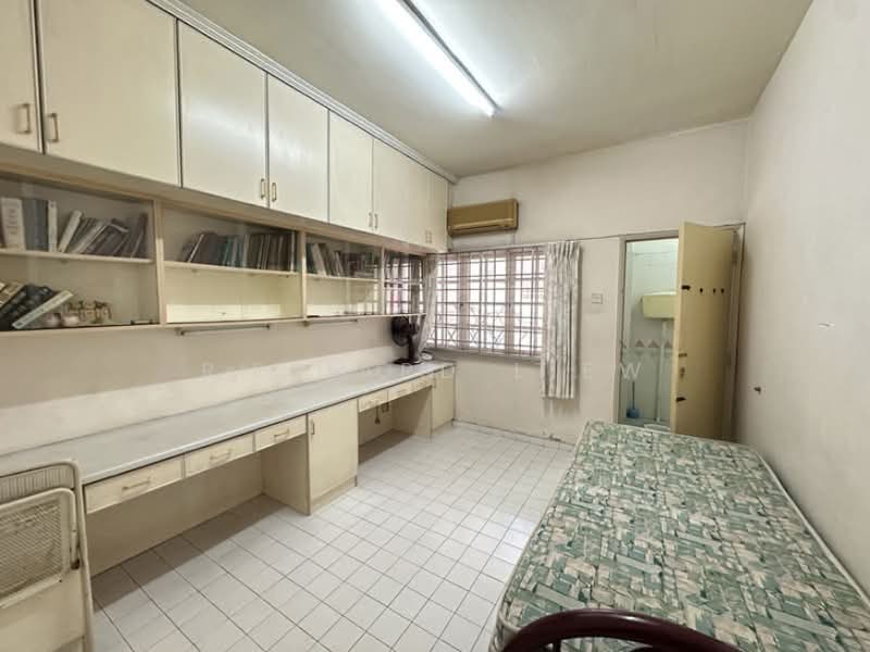 2-storey Terraced House for Sale in Taman Sea (Petaling Jaya) - Richard Liew - Bedroom - PropertyGuru.com.my
