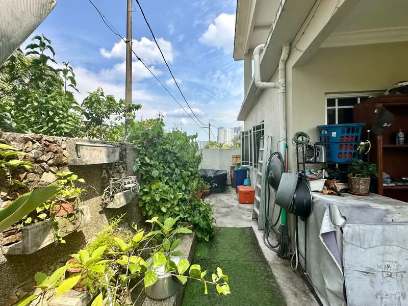 Terraced House for Sale in Bandar Putra Permai (Seri Kembangan) - Azira Ahmad - Exterior - PropertyGuru.com.my