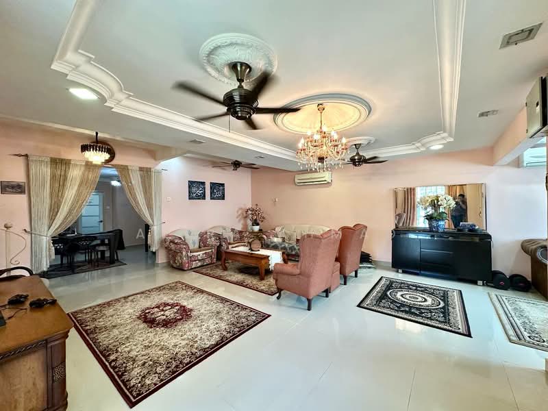 Terraced House for Sale in Bandar Putra Permai (Seri Kembangan) - Azira Ahmad - Living Room - PropertyGuru.com.my