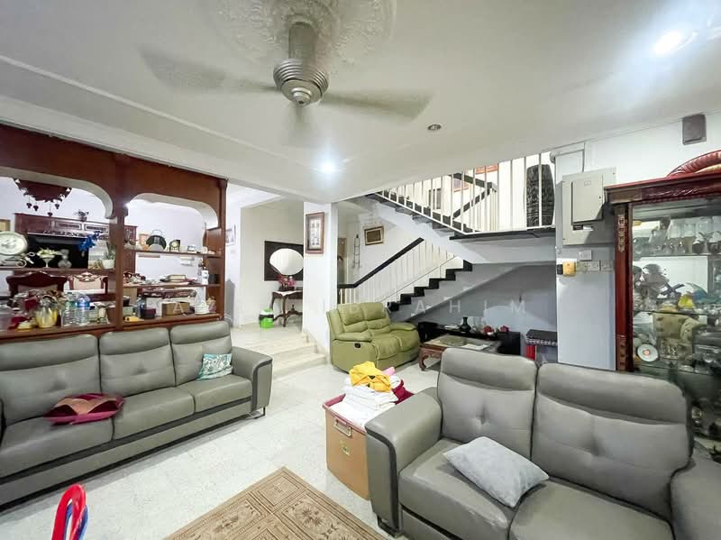 2-storey Terraced House for Sale in Seksyen 4 (Shah Alam) - Azli Ibrahim - Living Room - PropertyGuru.com.my