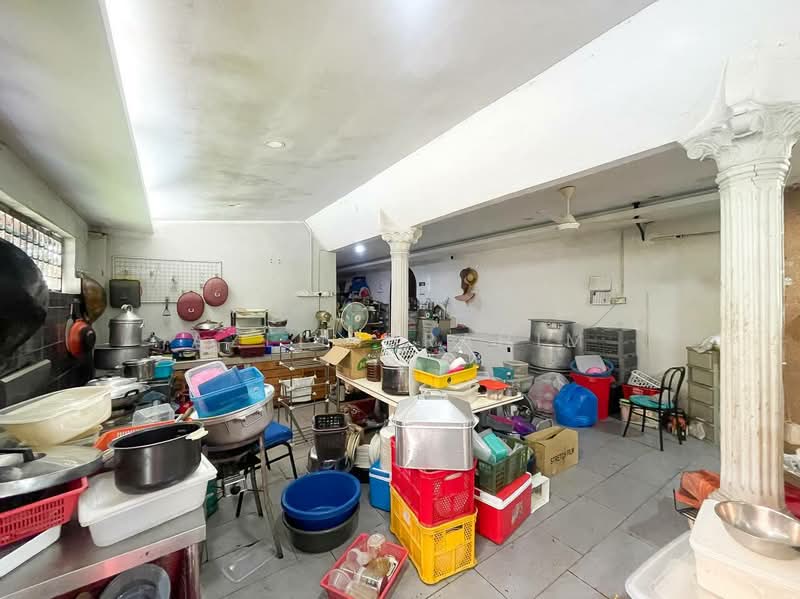 2-storey Terraced House for Sale in Seksyen 4 (Shah Alam) - Azli Ibrahim - Kitchen - PropertyGuru.com.my