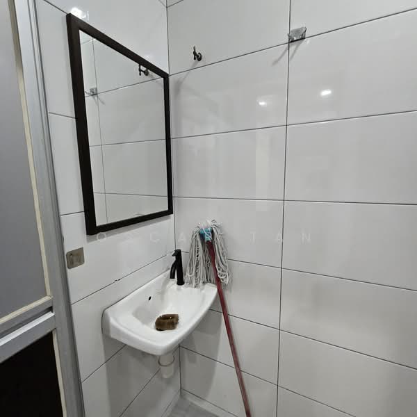 2-storey Terraced House for Rent in Taman Sri Sinar (Segambut) - Oscar Tan - Bathroom - PropertyGuru.com.my