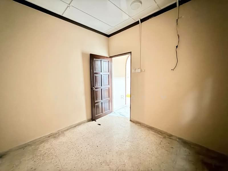 1-storey Terraced House for Sale in Bandar Baru Sungai Buloh (Sungai Buloh) - Azli Ibrahim - Interior - PropertyGuru.com.my