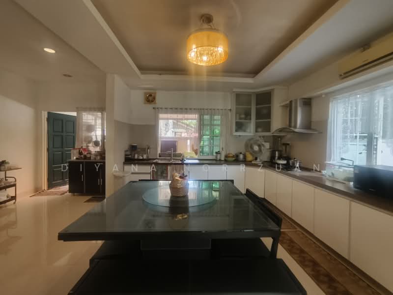 Rumah Teres 2 Tingkat untuk Dijual di Bandar Bukit Raja (Klang) - Diyana Norrzuan - Kitchen - PropertyGuru.com.my