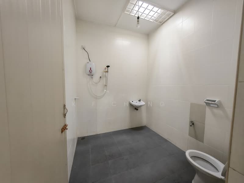 Rumah Teres 1 Tingkat untuk Dijual di Taman Canning (Ipoh) - K F Chong - Bathroom - PropertyGuru.com.my