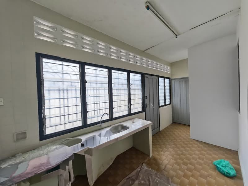 Rumah Teres 1 Tingkat untuk Dijual di Taman Canning (Ipoh) - K F Chong - Kitchen - PropertyGuru.com.my