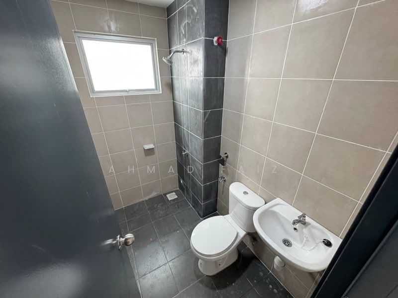 Rumah Bandar untuk Disewa di Dengkil (Selangor) - Ahmad Faiz - Bathroom - PropertyGuru.com.my