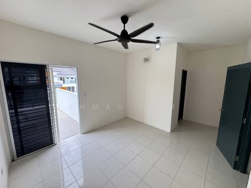 Rumah Bandar untuk Disewa di Dengkil (Selangor) - Ahmad Faiz - Balcony - PropertyGuru.com.my