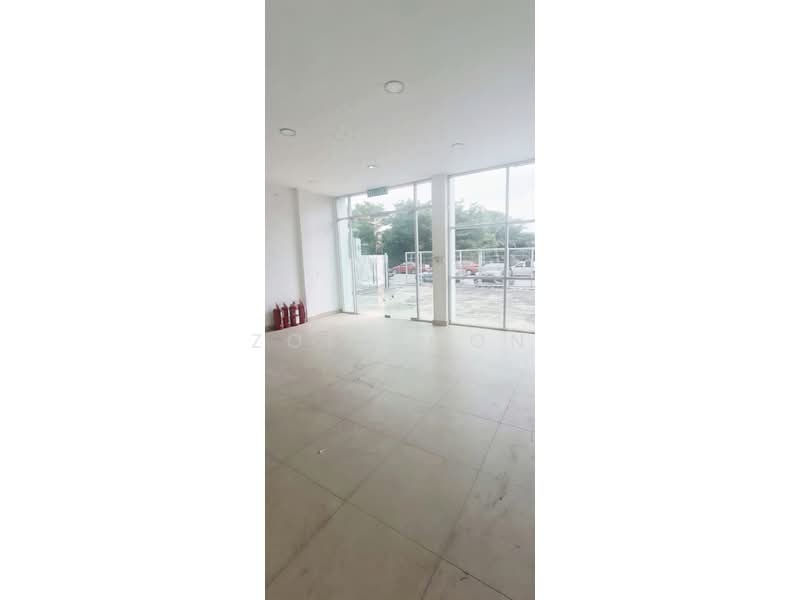 Kilang untuk Disewa di Kawasan Perindustrian Tiong Nam (Tebrau) - Zoe Voon - Entrance - PropertyGuru.com.my