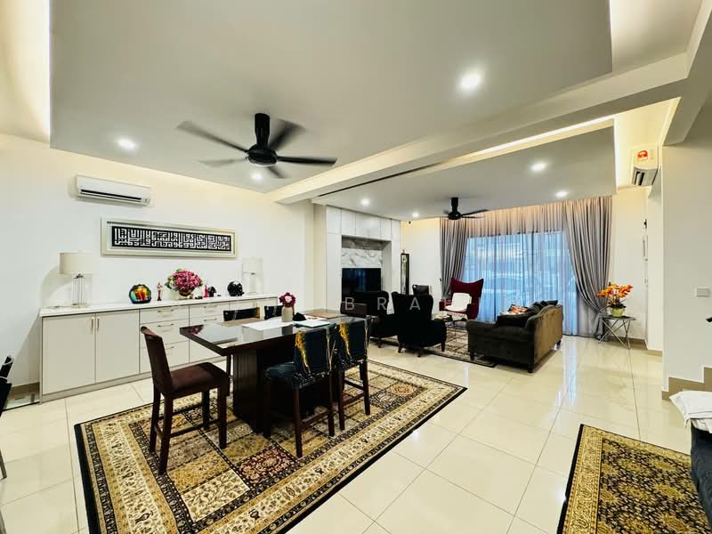 Rumah Teres 2 Tingkat untuk Dijual di Cyberjaya (Selangor) - Azli Ibrahim - Living Room - PropertyGuru.com.my