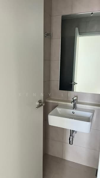 Service Residence for Sale at Melawati : Park One - Kenny Lee - Bathroom - PropertyGuru.com.my