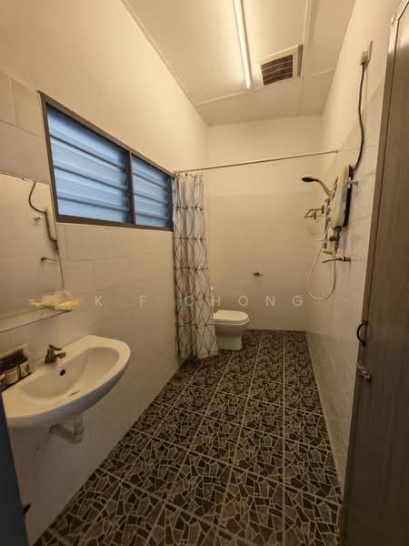 Rumah Teres 1 Tingkat untuk Dijual di Taman Canning (Ipoh) - K F Chong - Bathroom - PropertyGuru.com.my