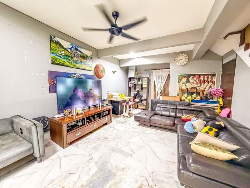 2.5-storey Terraced House for Sale in Taman Desa Mas (Rawang) - Fauran Nawawi - Living Room - PropertyGuru.com.my