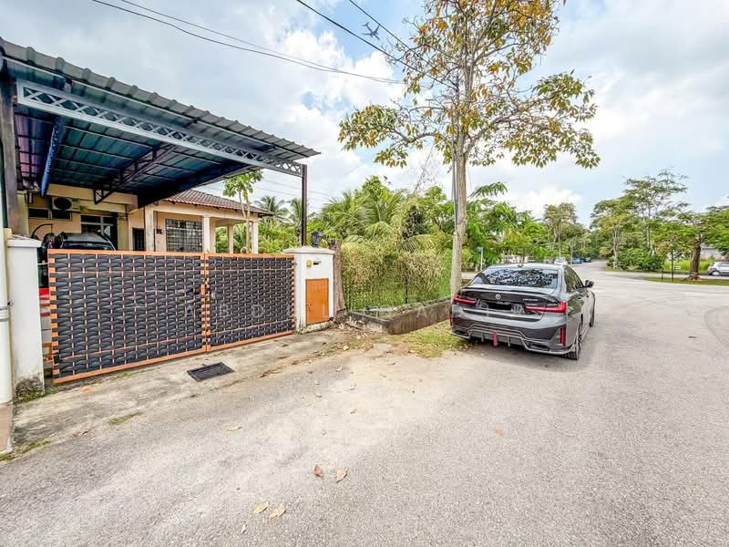 Semi-Detached House for Sale in Dengkil (Selangor) - Abdul Qadir - PropertyGuru.com.my