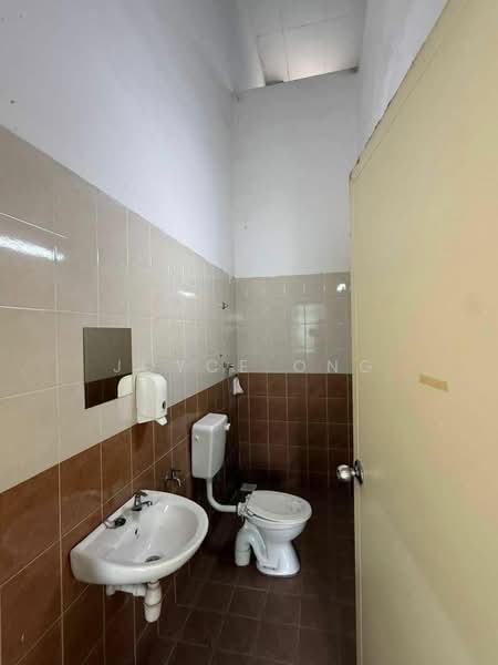 2-storey Terraced House for Sale in Taman JP Perdana (Johor Bahru) - Joyce Ong - Bathroom - PropertyGuru.com.my