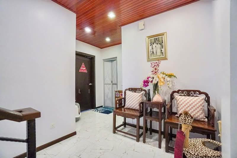 Kondominium untuk Dijual di Menara Kayangan - Azli Ibrahim - Entrance - PropertyGuru.com.my