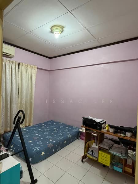 Pangsapuri untuk Dijual di Sri Aman Block C (Sri Aman Block 1 & 3) - Cy Issac Lee - Bedroom - PropertyGuru.com.my