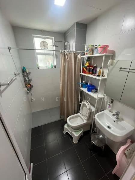 Apartment for Sale at Aliff Avenue (Dwi Alif) - Daniel Yong - Bathroom - PropertyGuru.com.my