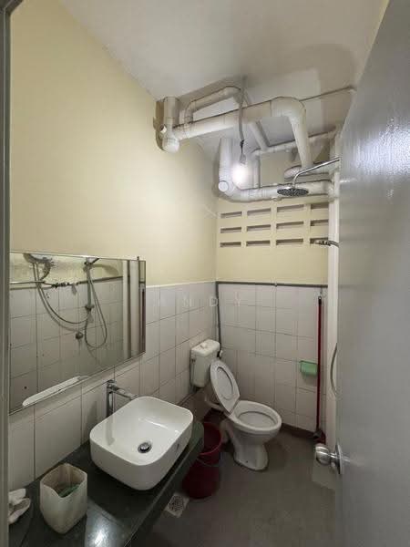 Pangsapuri untuk Dijual di Pangsapuri Angsana - Andy Eng - Bathroom - PropertyGuru.com.my