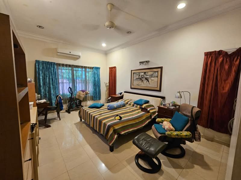 Rumah Banglo untuk Dijual di Seksyen 4 (Petaling Jaya) - Lena Green - Bedroom - PropertyGuru.com.my